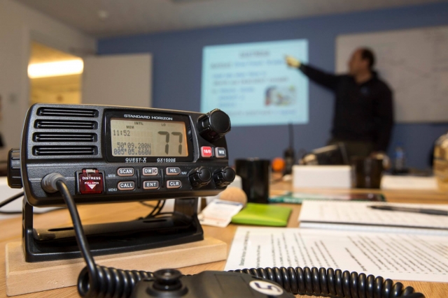  Curso de radio de corto alcance RYA MCA 